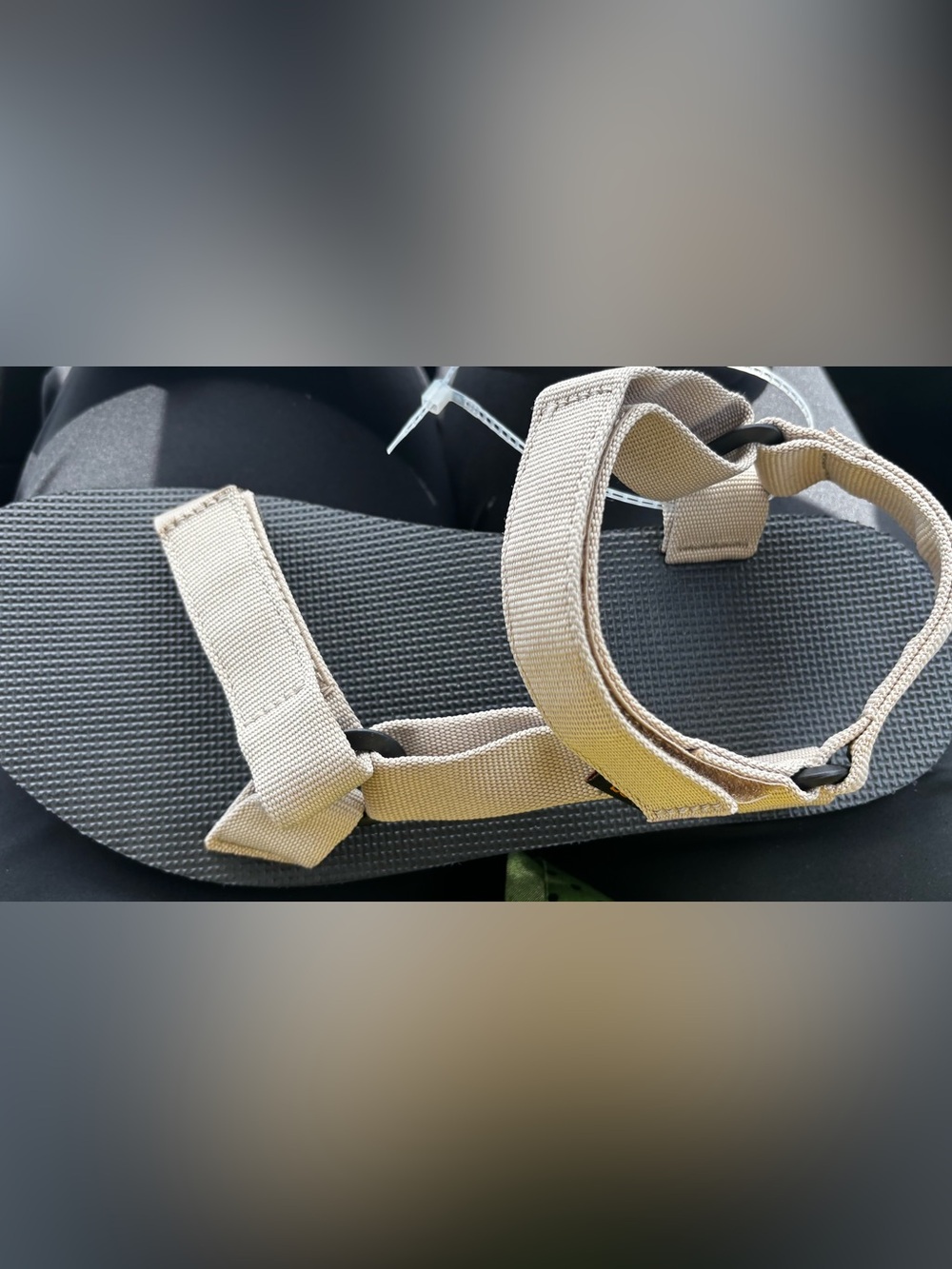 Teva Original Beige Canvas Strap with Black Label and Yellow Logo men 10  NEW